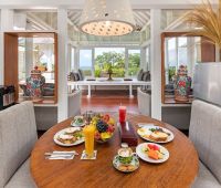 Вилла The Chands One, Обеденный стол